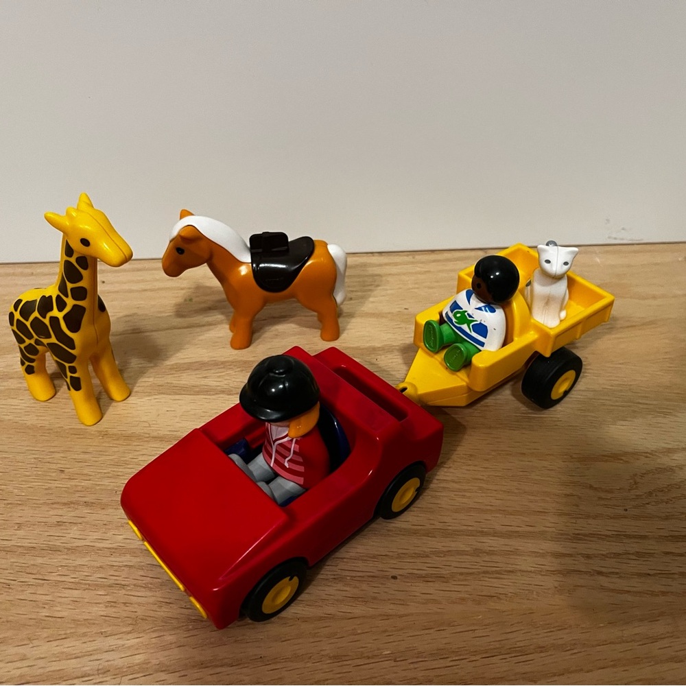 Playmobil Junior - car, trailer, people and animals